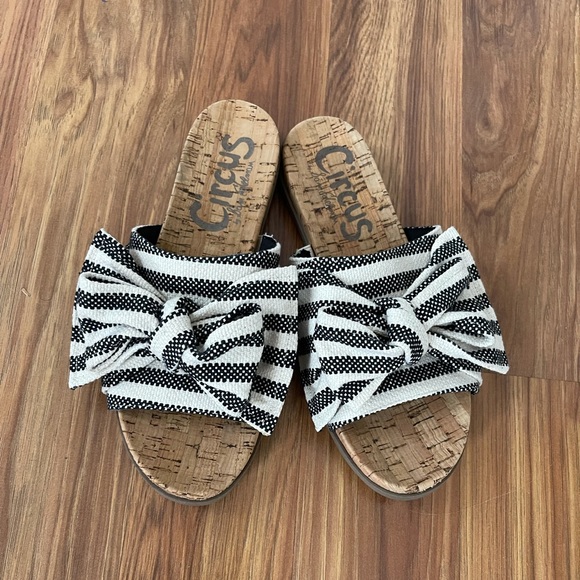 Sam Edelman Slides! - Picture 2 of 9